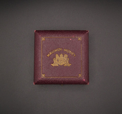 Elizabeth II Vintage Hard Case For 4 Coin Maundy Set