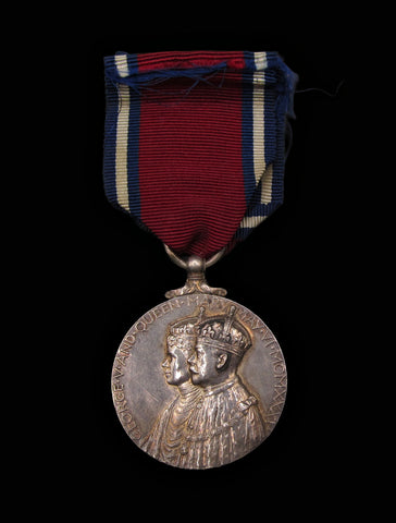 George V 1935 Jubilee Full Sized Medal On Ribbon - Cased