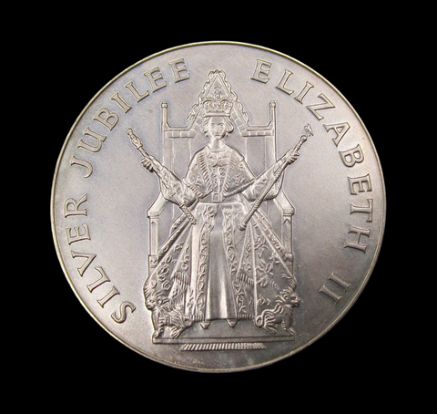 1977 Elizabeth II Silver Jubilee 44mm Silver Medal - By Sindall