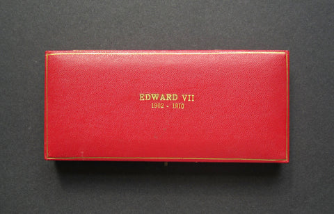 1902-1910 Red Hard Case For 9 x Edward VII Sovereigns